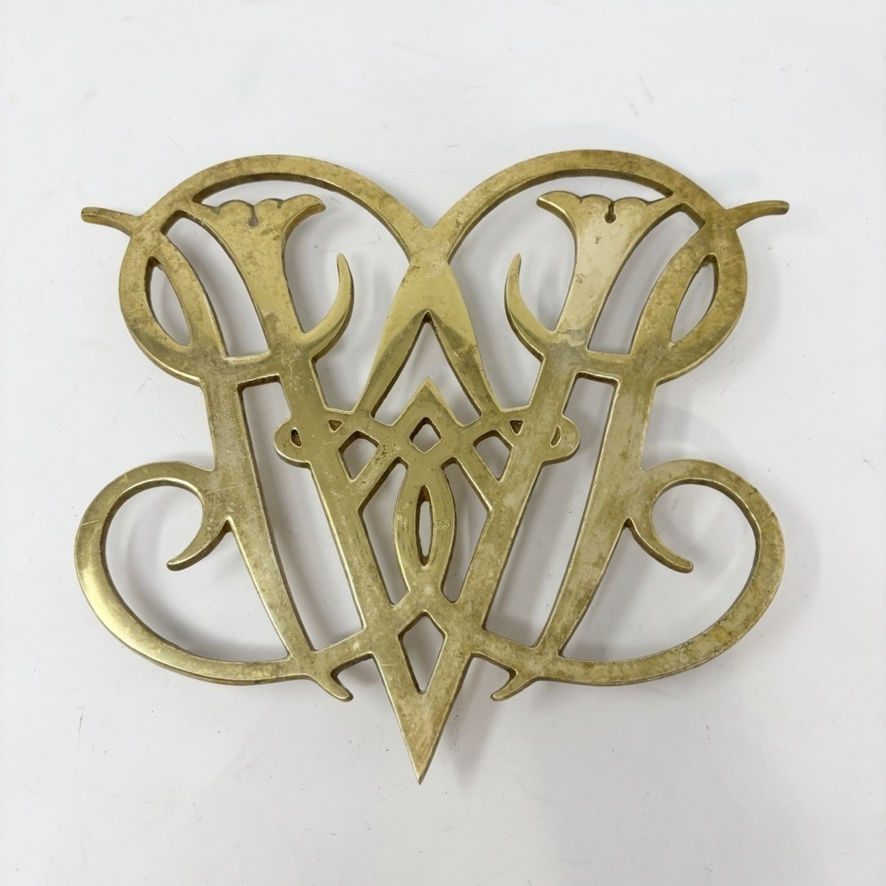 WILLIAMSBURG Queen Ann Cypher Brass Trivet VA Metalcrafters Vintage ©1950 XL